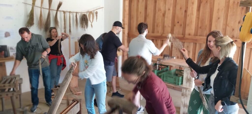 Leinen-Workshop-in-der-scheune-von-leinup.austria